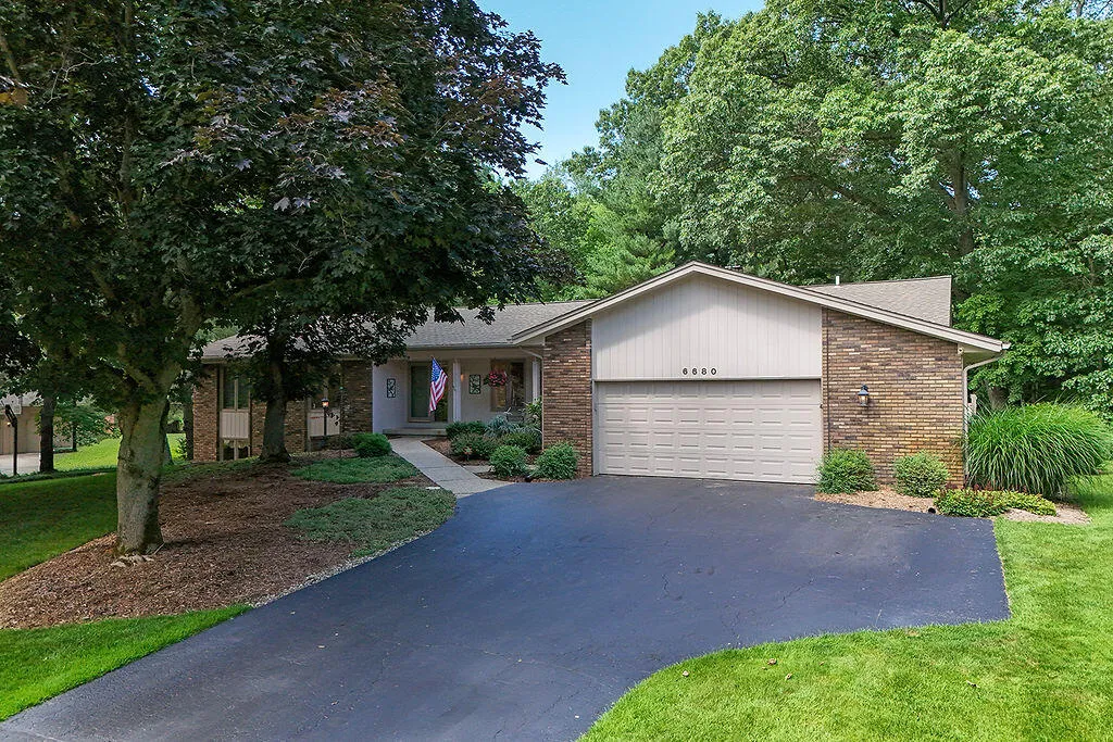 6680 Gleneagles Drive SE Cascade Charter Township MI 49546