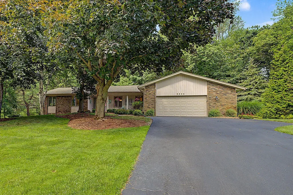 6680 Gleneagles Drive SE Cascade Charter Township MI 49546