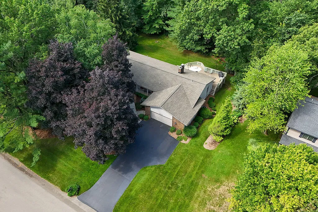 6680 Gleneagles Drive SE Cascade Charter Township MI 49546