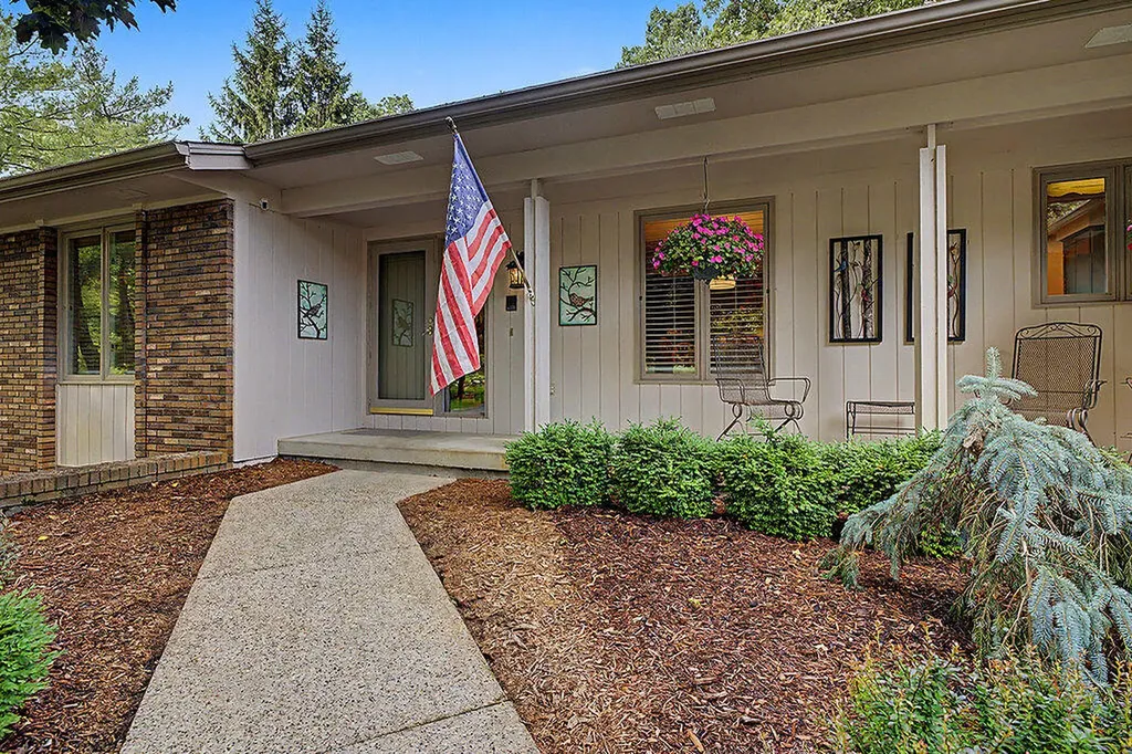 6680 Gleneagles Drive SE Cascade Charter Township MI 49546