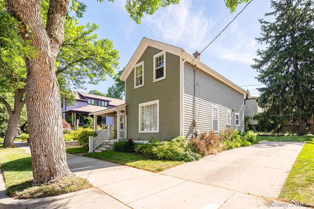 244 Prospect Avenue SE Grand Rapids City MI 49503