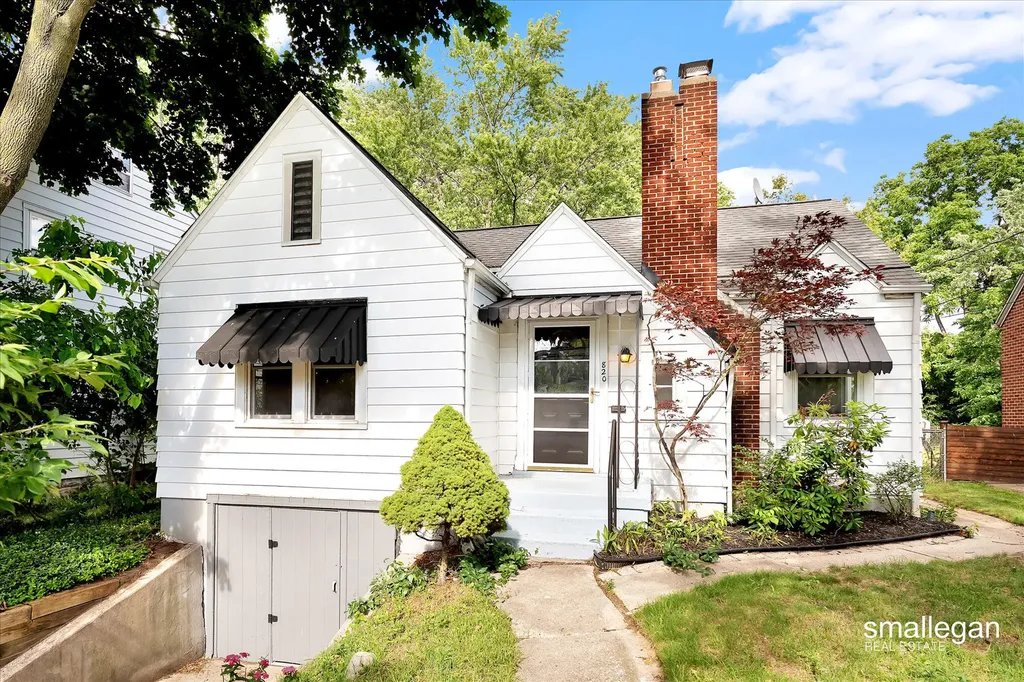 820 Diamond Avenue NE Grand Rapids City MI 49503