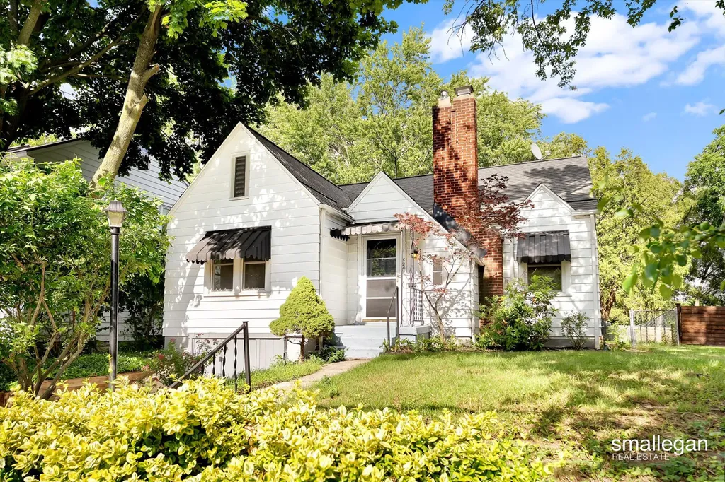 820 Diamond Avenue NE Grand Rapids City MI 49503
