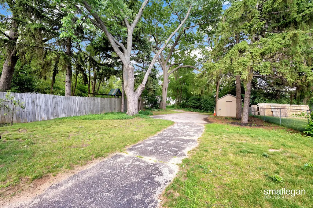 820 Diamond Avenue NE Grand Rapids City MI 49503
