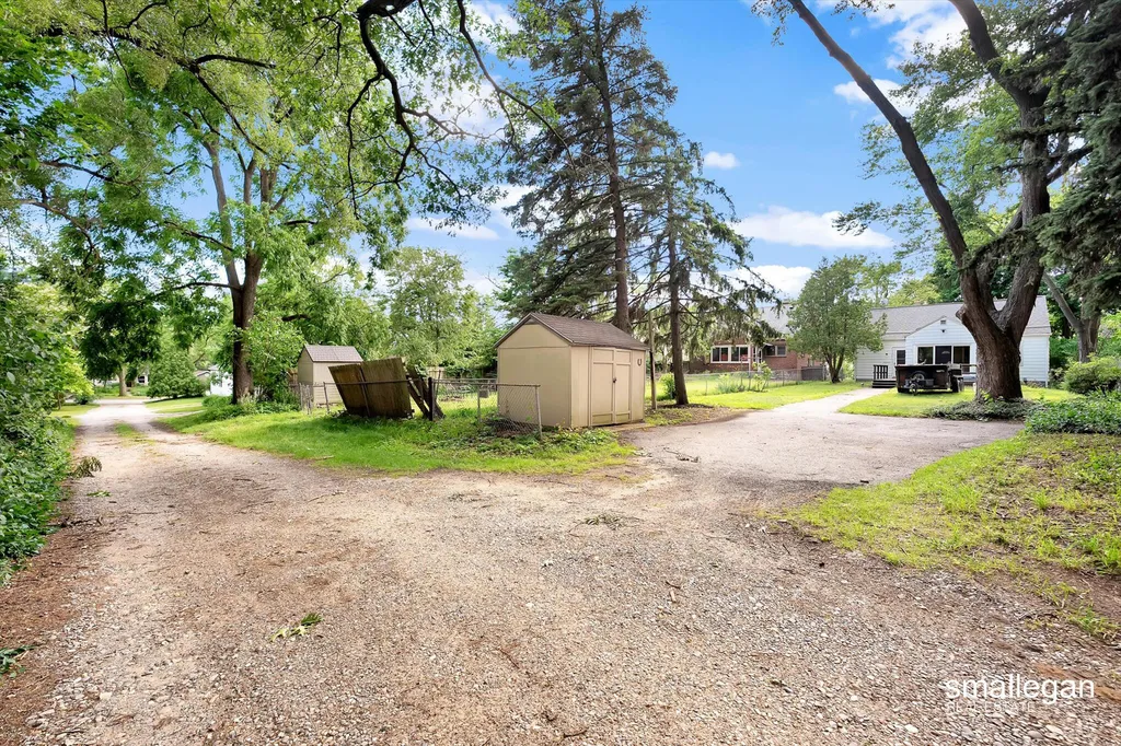 820 Diamond Avenue NE Grand Rapids City MI 49503