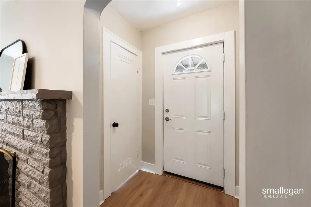 820 Diamond Avenue NE Grand Rapids City MI 49503