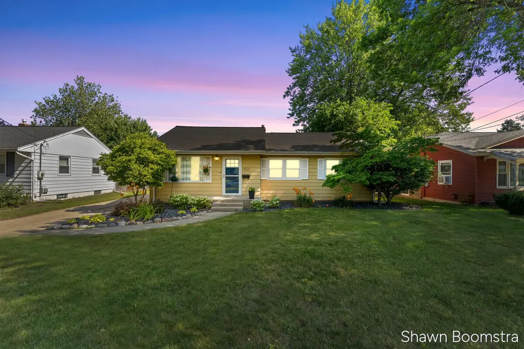 1533 Royal Oak Street SW Wyoming City MI 49509