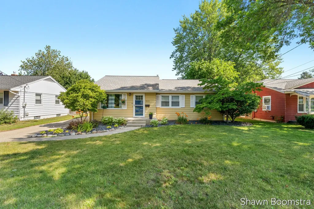 1533 Royal Oak Street SW Wyoming City MI 49509