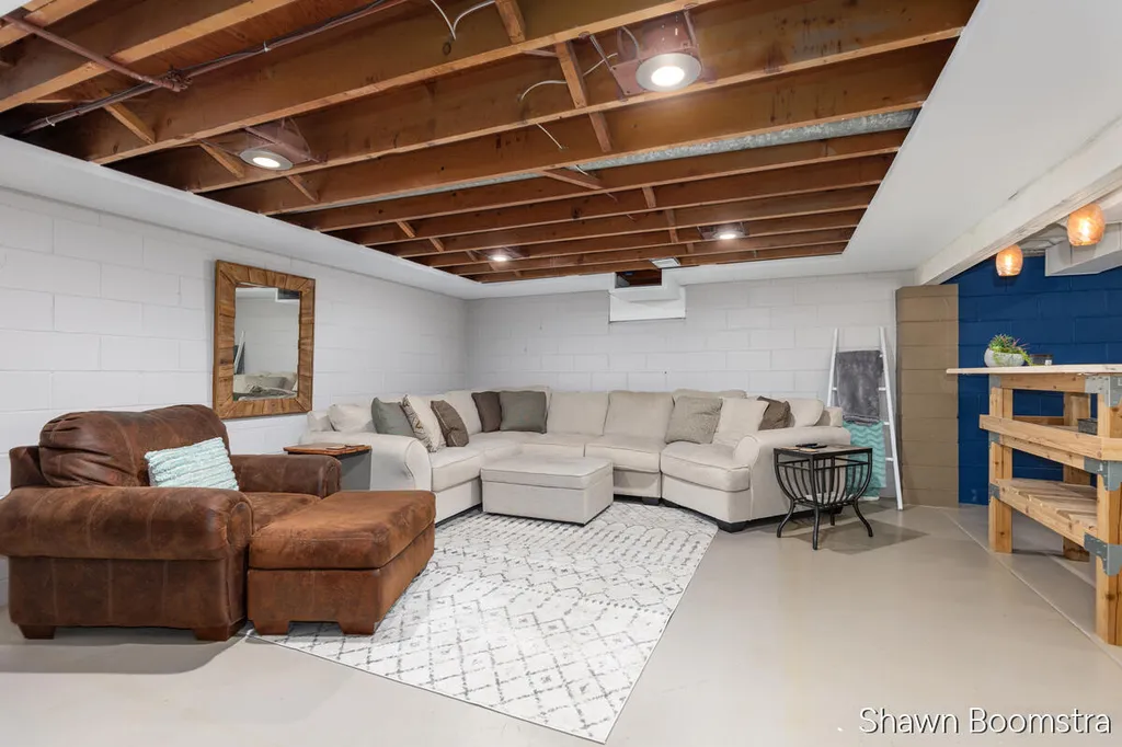 1533 Royal Oak Street SW Wyoming City MI 49509