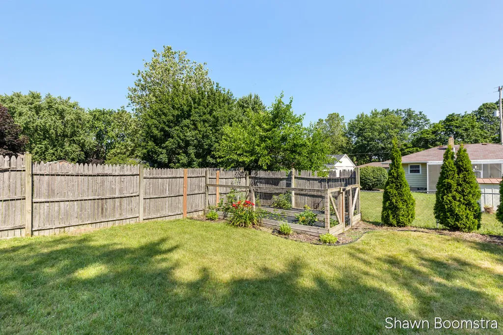 1533 Royal Oak Street SW Wyoming City MI 49509