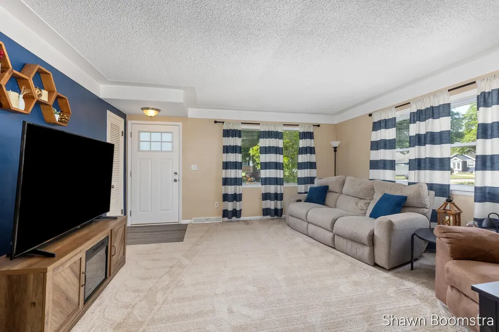 1533 Royal Oak Street SW Wyoming City MI 49509