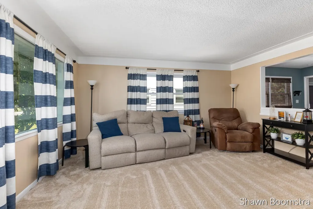 1533 Royal Oak Street SW Wyoming City MI 49509