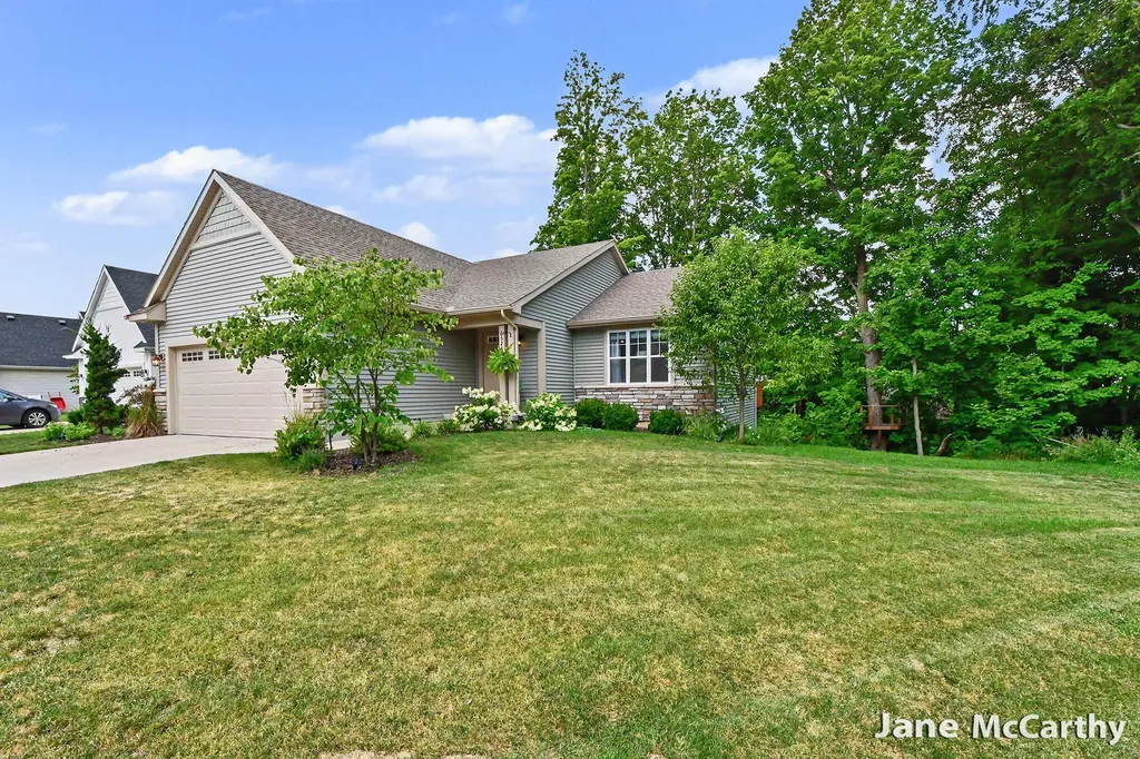 6523 Cherry Mead Court SE Caledonia Township MI 49316
