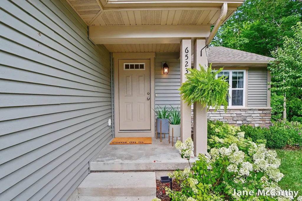 6523 Cherry Mead Court SE Caledonia Township MI 49316