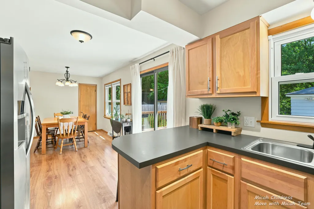 3458 Collingwood Avenue SW Wyoming City MI 49519