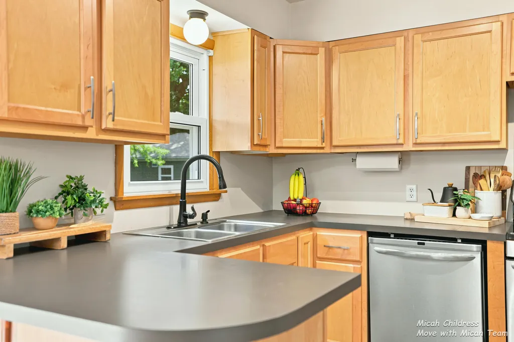 3458 Collingwood Avenue SW Wyoming City MI 49519