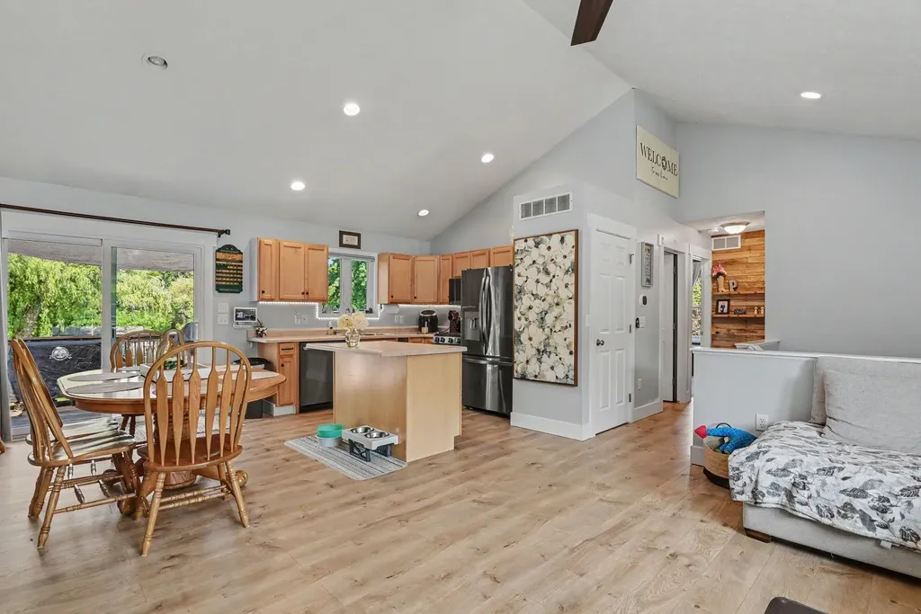 11525 60th Avenue Allendale Charter Township MI 49401