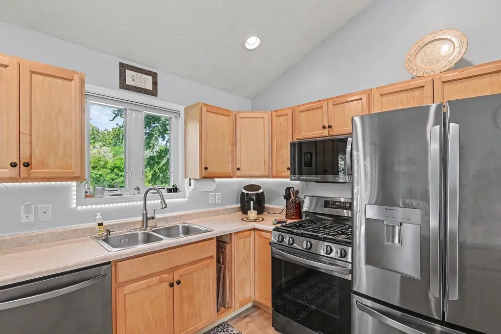 11525 60th Avenue Allendale Charter Township MI 49401