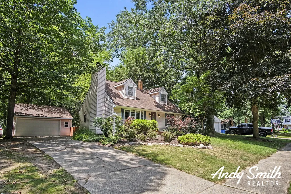 4831 Fuller Avenue SE Kentwood City MI 49508