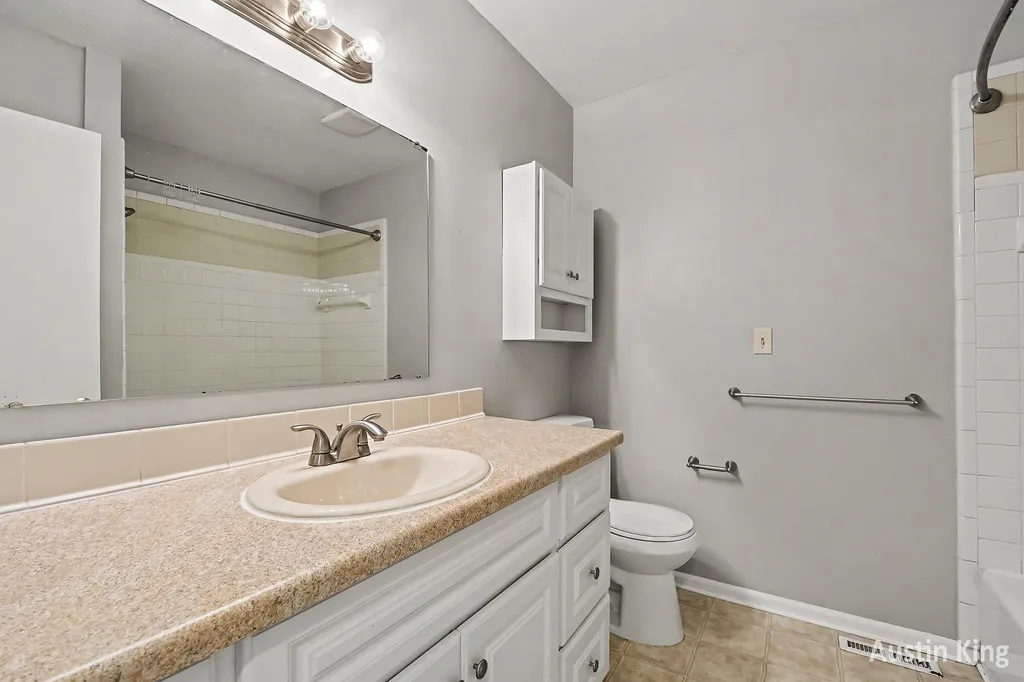 2643 Chatham Woods SE Cascade Charter Township MI 49546