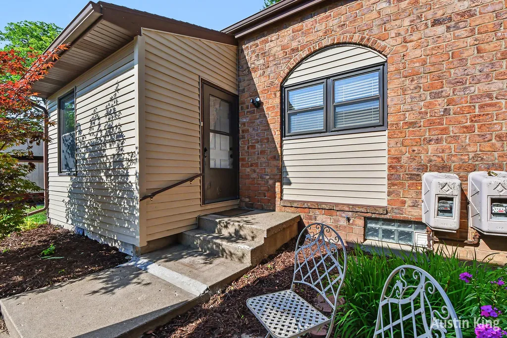 2643 Chatham Woods SE Cascade Charter Township MI 49546