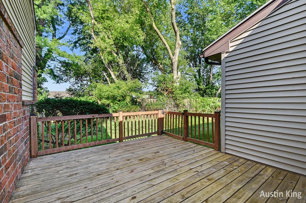2643 Chatham Woods SE Cascade Charter Township MI 49546