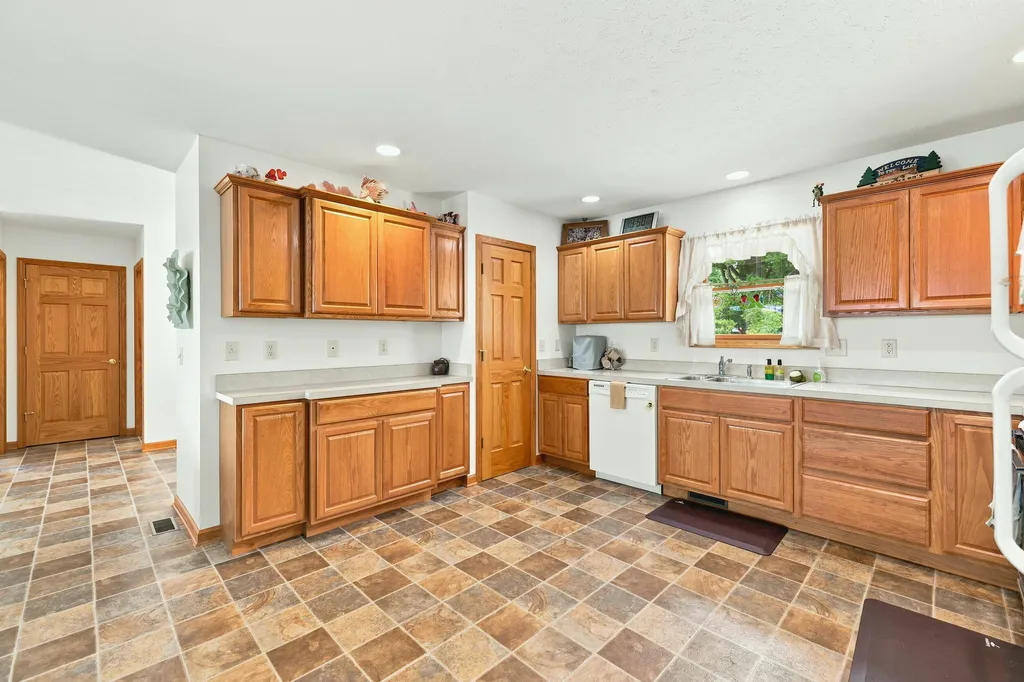 1080 S Woodland Drive Unknown City MI 49349