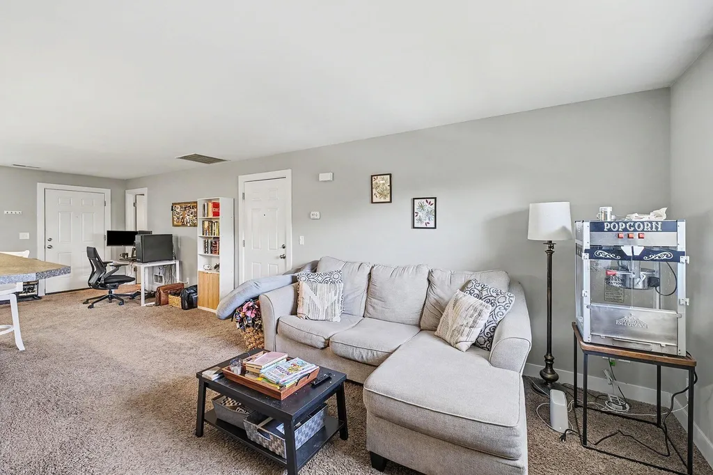 823 Benson Avenue NE Grand Rapids City MI 49503