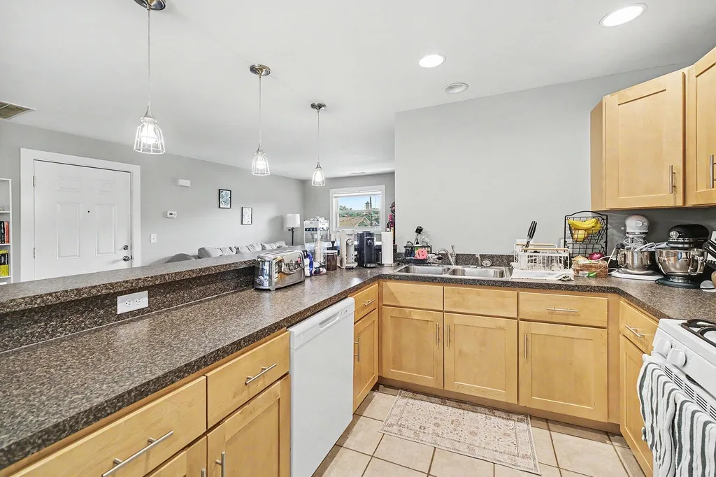823 Benson Avenue NE Grand Rapids City MI 49503