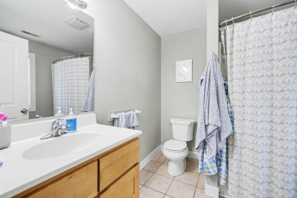 823 Benson Avenue NE Grand Rapids City MI 49503