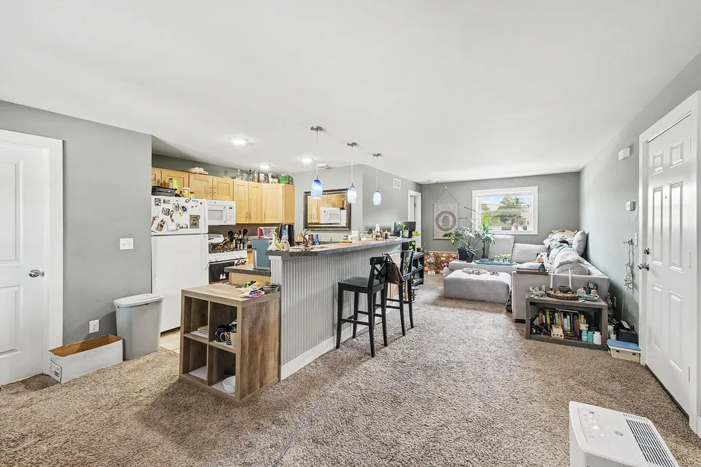 823 Benson Avenue NE Grand Rapids City MI 49503