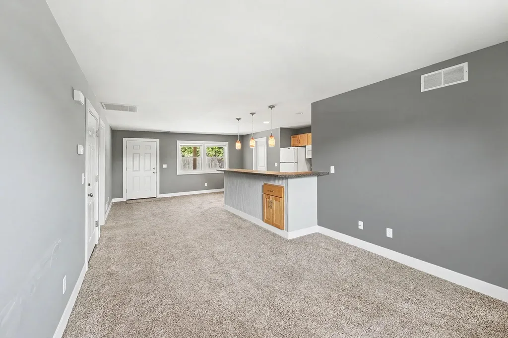 823 Benson Avenue NE Grand Rapids City MI 49503