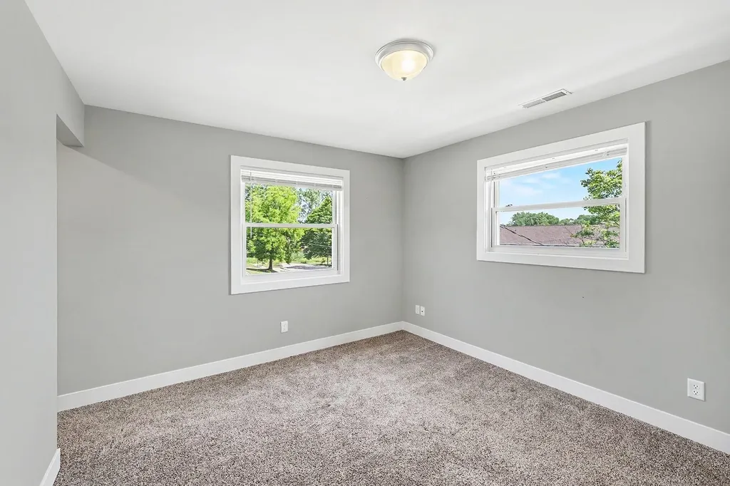 823 Benson Avenue NE Grand Rapids City MI 49503