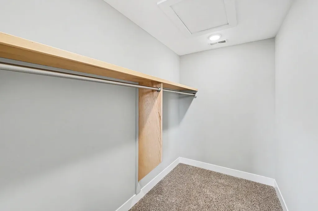 823 Benson Avenue NE Grand Rapids City MI 49503