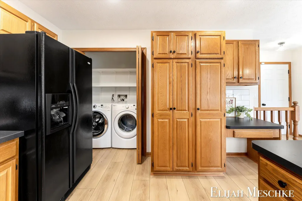 1385 Shaw Court NE Rockford City MI 49341
