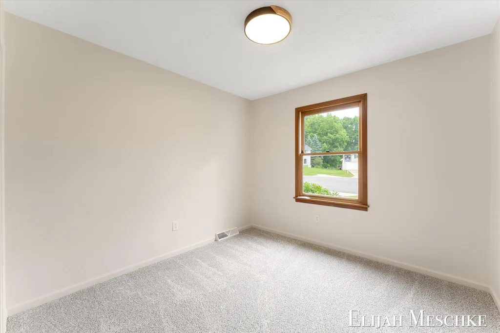 1385 Shaw Court NE Rockford City MI 49341