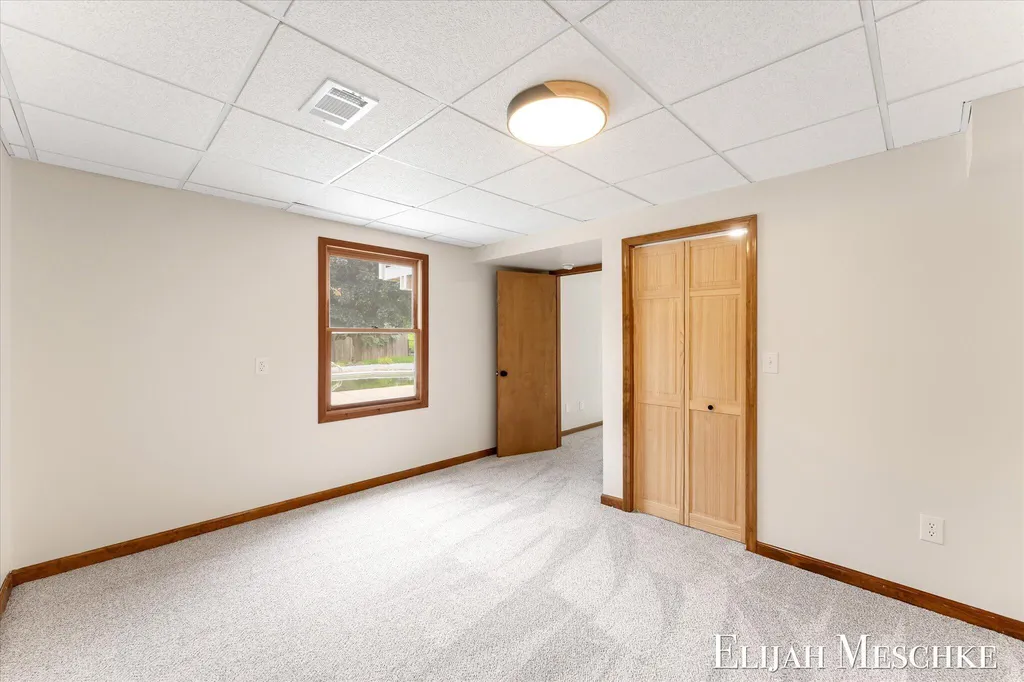1385 Shaw Court NE Rockford City MI 49341