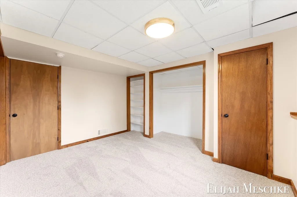 1385 Shaw Court NE Rockford City MI 49341