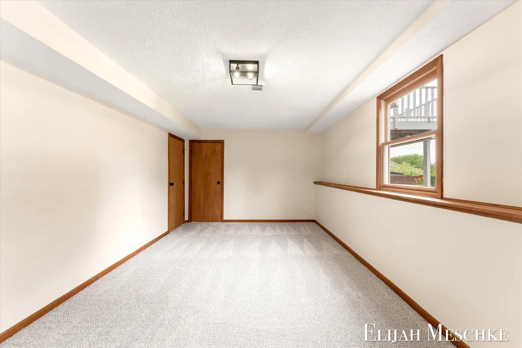 1385 Shaw Court NE Rockford City MI 49341