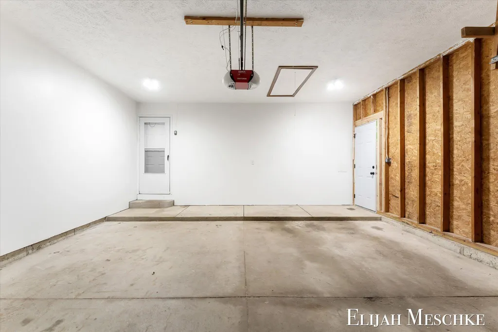 1385 Shaw Court NE Rockford City MI 49341