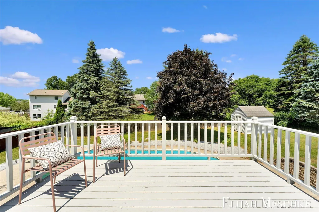 1385 Shaw Court NE Rockford City MI 49341