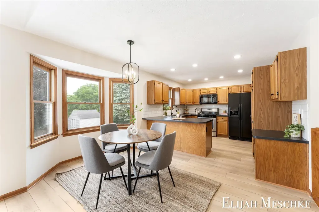 1385 Shaw Court NE Rockford City MI 49341