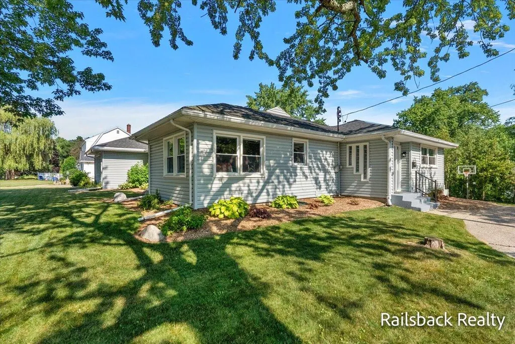 85 Orchard Drive NW Sparta Village MI 49345