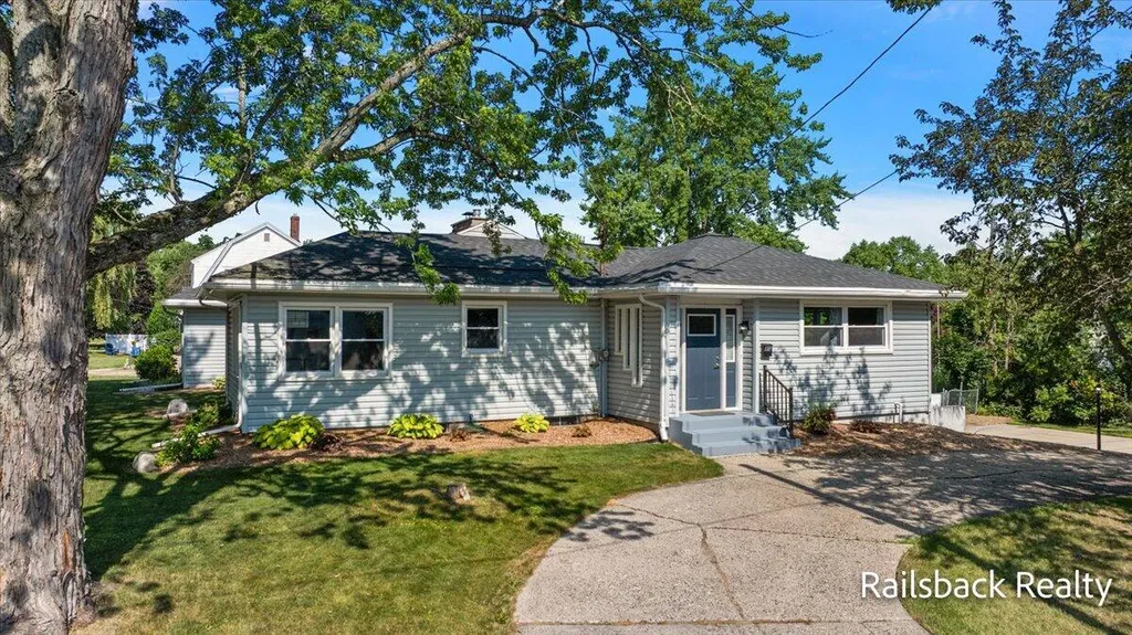 85 Orchard Drive NW Sparta Village MI 49345