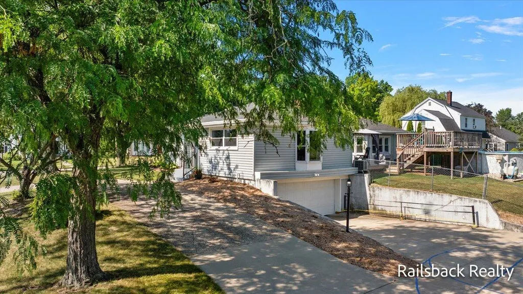 85 Orchard Drive NW Sparta Village MI 49345