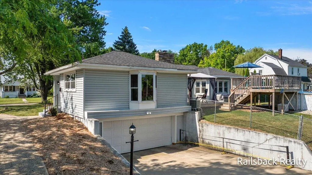 85 Orchard Drive NW Sparta Village MI 49345