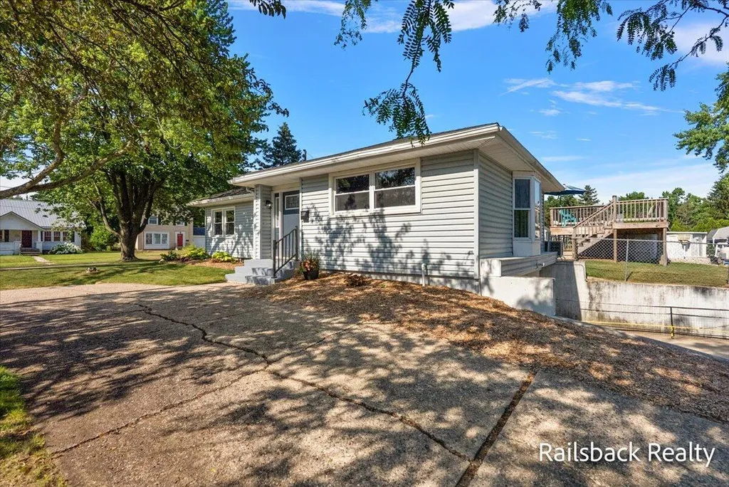85 Orchard Drive NW Sparta Village MI 49345