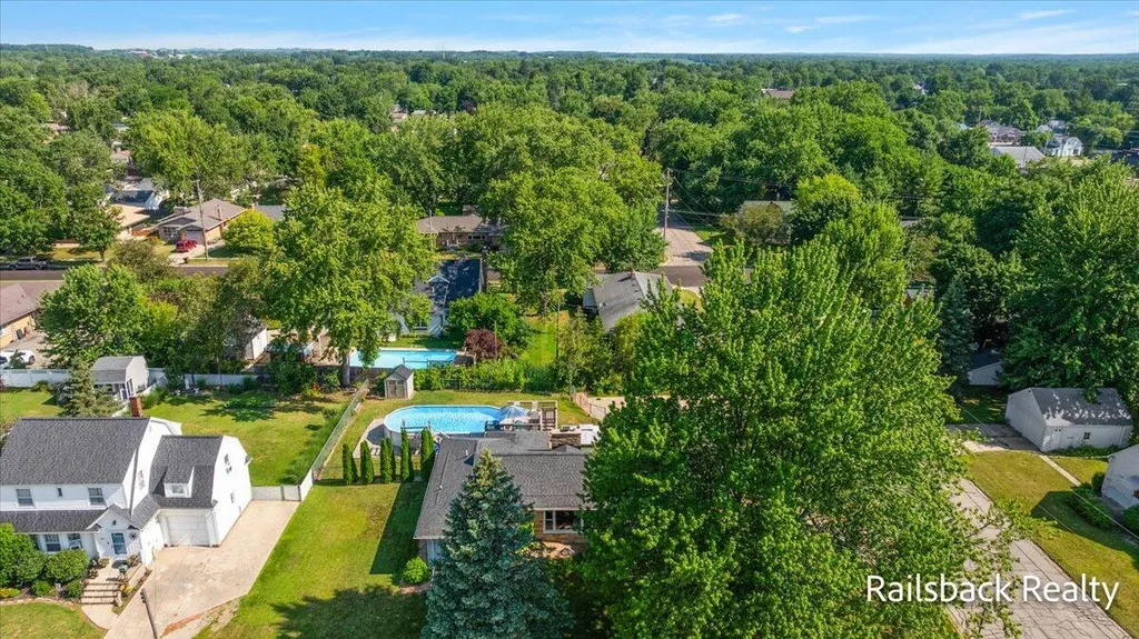 85 Orchard Drive NW Sparta Village MI 49345