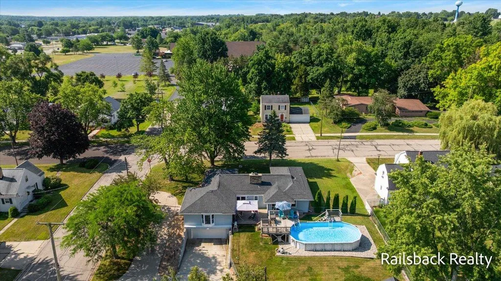 85 Orchard Drive NW Sparta Village MI 49345