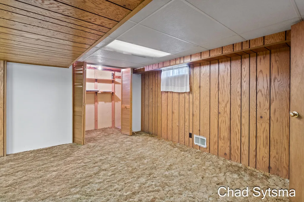 1643 Stonewood Drive SE Lowell Charter Township MI 49331